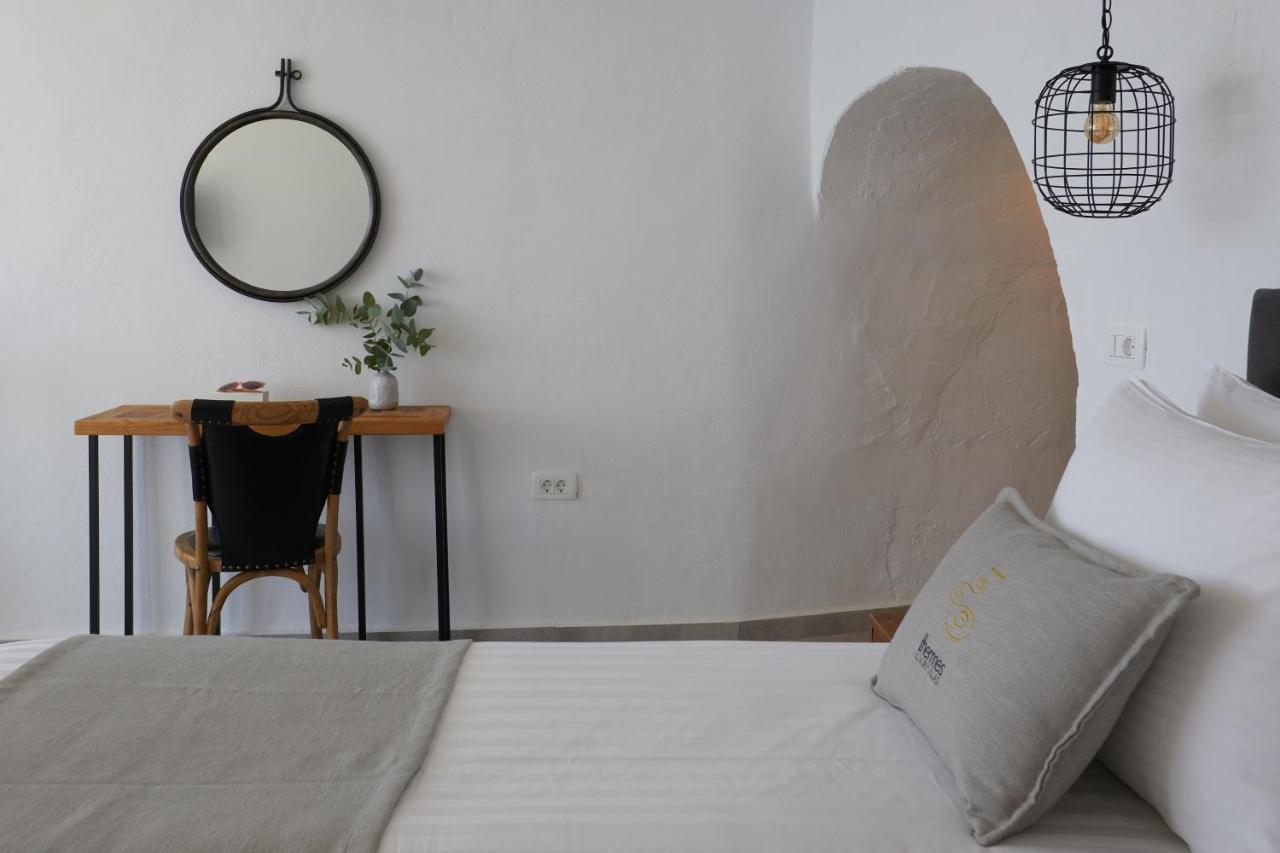 Thermes Luxury And (adults Only) Hotel Megalochori (Santorini)