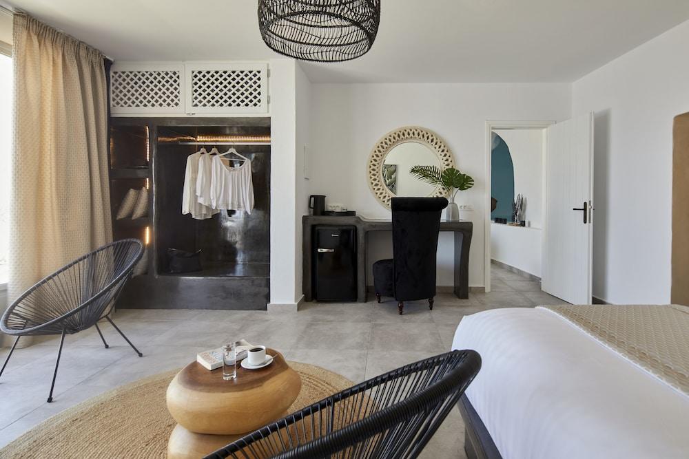 Thermes Luxury And (adults Only) Megalochori (Santorini)